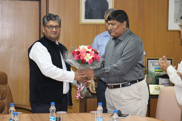 Shri Sudhir Garg,  Joint  Secretary (MSME) assumes  charge  as  Chairman cum Managing Director, NSIC on 01-10-2018. Shri A.K. Mittal, Director (Finance) NSIC welcomes   him on joining NSIC.