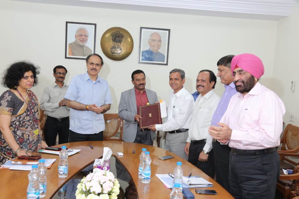 The National Small Industries Corporation Limited (NSIC) signs the Memorandum of Understanding (MOU) with Ministry of Micro, Small and Medium Enterprises (MSMEs) for the year 2019-20. The MOU was signed by Shri Ram Mohan Mishra, AS & DC (MSME) and CMD (NSIC) with Dr. Arun Kumar Panda, Secretary, MSME, Govt. of India in the presence of Ms. Alka Nangia Arora, Joint Secretary, SME, Ms Mercy Epao, Director (SME), Shri P. Udayakumar, Director -P&M (NSIC) and Shri A.K. Mittal, Director-Finance (NSIC).

The said MoU envisages provision of enhanced services by NSIC under its Marketing, Financial, Technology and Other support services schemes, for MSMEs in the country. The Corporation projects to increase ‘Revenue from Operation’ by 22% from           Rs. 2540 crore in the year 2018-19 to 3100 crore in the year 2019-20. Corporation also projects growth of 32% in ‘Profitability’ during the year 2019-20.  NSIC also plans to enhance its activities in the areas of imparting entrepreneurship and skill development training by targeting 45% growth in the number of trainees.

Under the scheme of National SC-ST Hub, being implemented by NSIC on behalf of the Ministry, NSIC’s continued endeavour shall be to provide assistance to the SC/ST Entrepreneurs through different interventions and various outreach activities with the overall objectives to increase their participation in public procurement.

Dr. A.K. Panda, Secretary, MSME, while appreciating the performance of NSIC, urged the Corporation to create niche activities for itself. He also suggested that greater efforts be made to expand reach of NSIC so as to serve larger number of MSMEs.

