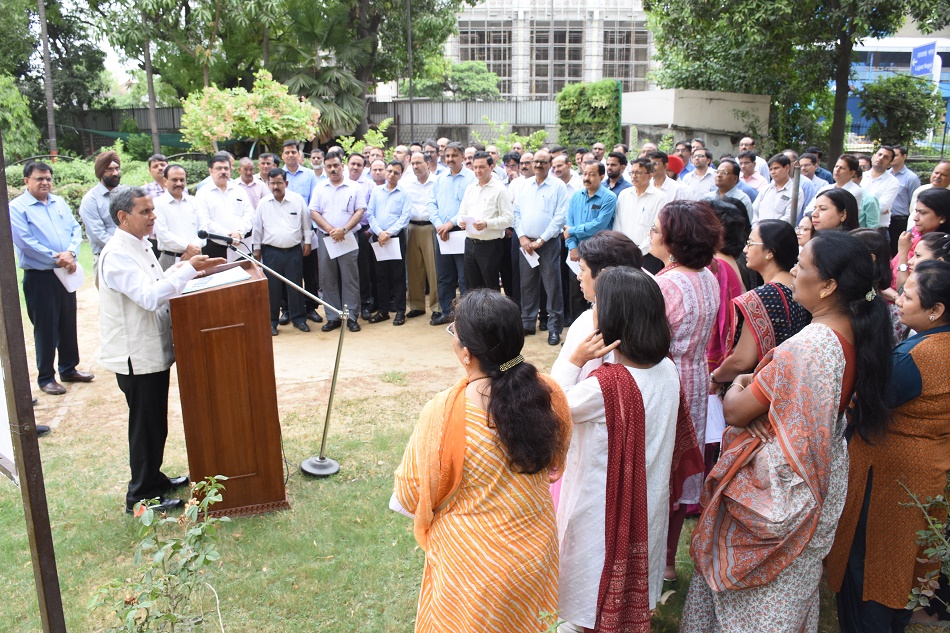 Inaugurating the Swatchtha Pakhwada ( 16- 30 June 2019) in The National Small Industries Corporation ltd ,Shri Ram Mohan Mishra, AS & DC (MSME) and CMD, NSIC led   the administration of  "Swatchhata Pledge" amongst the NSIC employees. Speaking on the occasion , he motivated  the employees to participate enthusiastically in keeping their environment clean and healthy and contribute whole heartedly to the National Mission of creating  'Swatch Bharat. Also present on this occasion were Shri Navin Chopra,CGM(SG)NSIC and Shri Gaurang Dixit, CGM(Fin), NSIC .