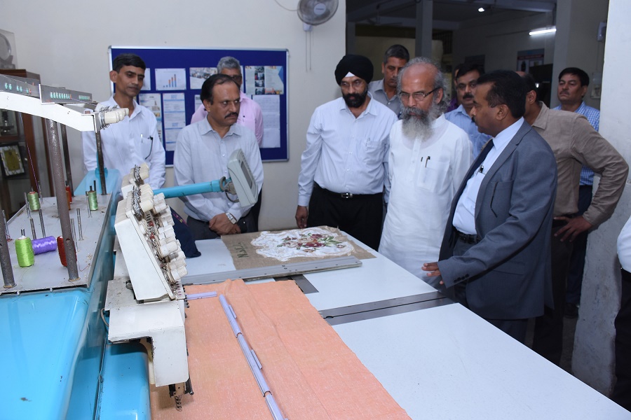 Shri P.Udayakumar, Director (P&M),NSIC and Shri Gaurang Dixit, Director (Finance),NSIC welcomed Shri Pratap Chandra Sarangi , Honble Minister of State, MSME , Government of India during his visit on 28TH August 2019  to the NSIC - Livelihood Business Incubation Center  and Advance Training Centre  at NTSC (Okhla)  and apprised him about  the various services being provided for the growth of MSME sector. Going around the NSIC initiative , the Honble Minister of State (MSME) appreciated the efforts of NSIC in job creation through skilling & entrepreneurship training.Also present on this occasion were Shri Satvinder Singh, CGM(Tech),Shri Manoj Lal, General Manager(SG), NSIC ,Shri Sunil Tyagi,GM and Shri O.P.Singh, Centre Head, NTSC (Okhla) .