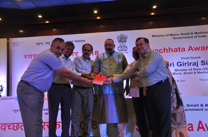 Union Minister of State (I/C),Ministry of MSME ,Shri Giriraj Singh distributed the Awards at Pravasi Bharatiya Kendra in New Delhi on 04th July 2018 . The NSIC Corporate Office ,NSIC Branch office (Delhi) and NSIC -Technical Services Centre (Hyderabad) were selected as the most clean of all NSIC offices in the country. 