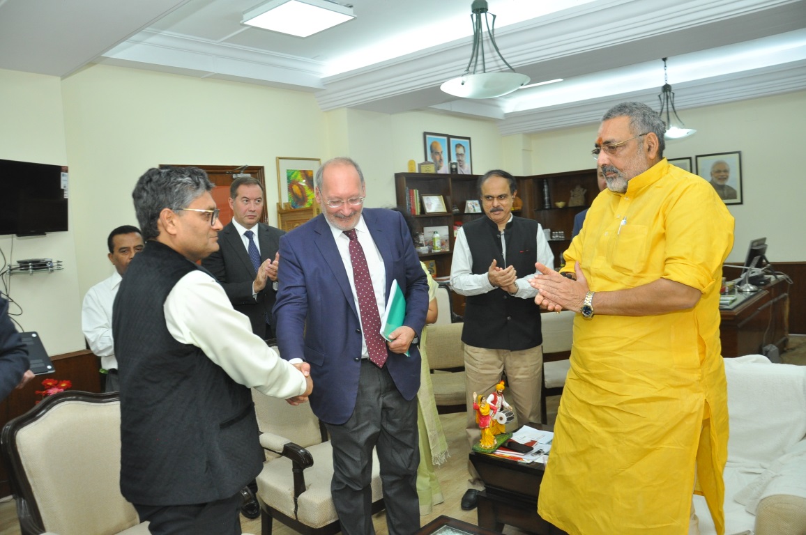 Sh. Sudhir Garg, Chairman & Managing Director, NSIC signed an MoU with RSMB, Russia for cooperation in the field of micro, small and medium enterprises between the two countries. The MoU was signed during the visit of the Hon’ble President of Russia Mr. Vladimir Putin to India.
