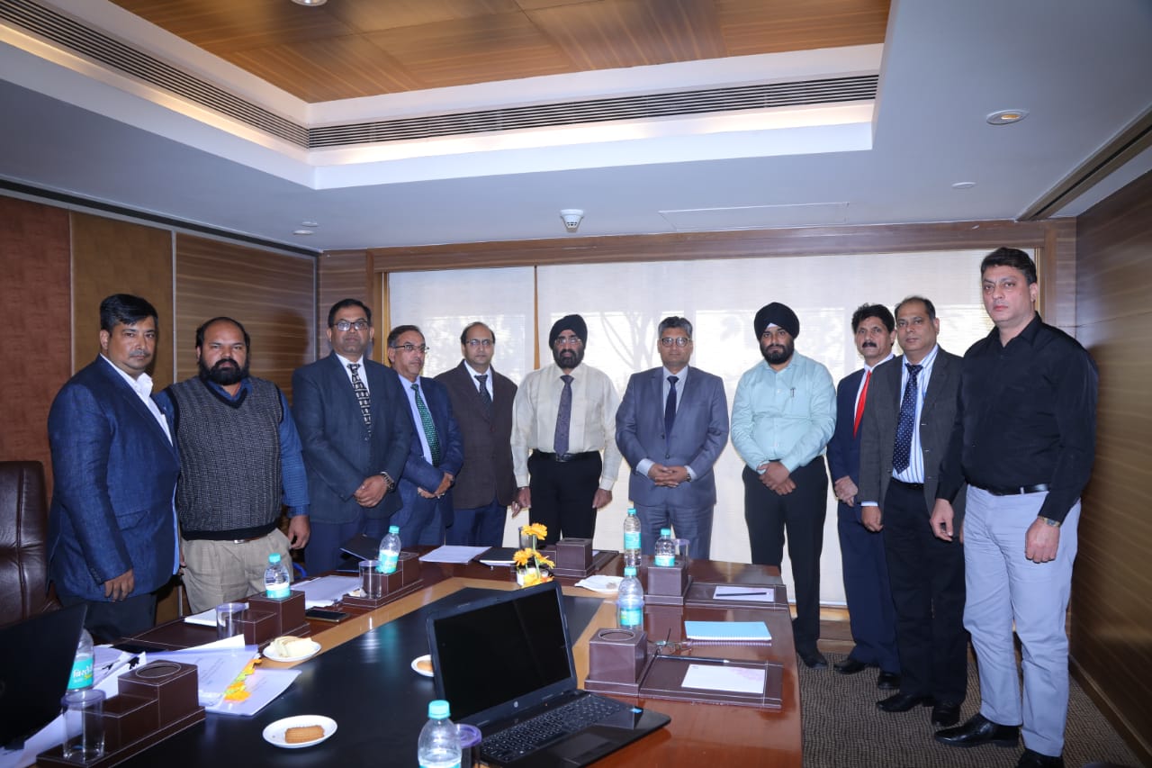 CMD,NSIC  Shri Sudhir Garg reviewed the performance of Zonal office ( North -II) during his visit to Chandigarh recently and motivated them to give their best performance and surpass their targets.